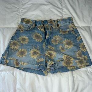 American Eagle sunflower mom shorts